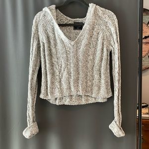 Abercrombie and Fitch gray cable knit sweater size medium.